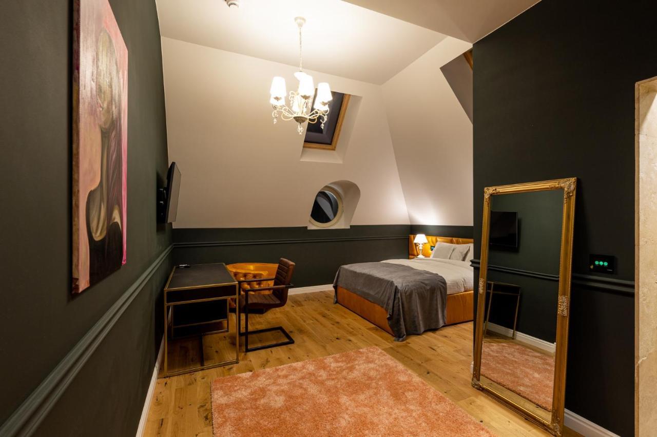 Boutique Hotel Cocosul De Aur Târgu-Mureş Eksteriør bilde